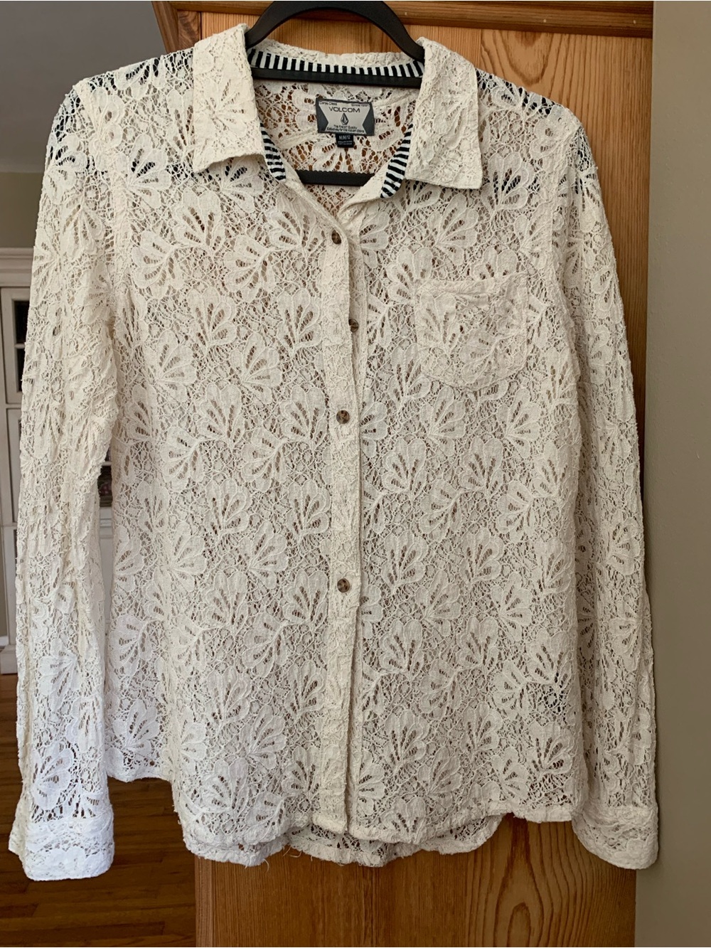 Volcom Juniors Ivory Lace Button-Down Shirt M /12